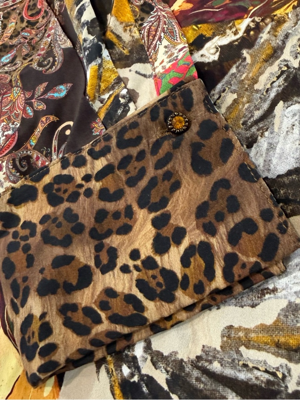 Robert Graham GabrielaPrint SilkBlend Shirt Womens Small Animal Print/Patchwork - Picture 16 of 16